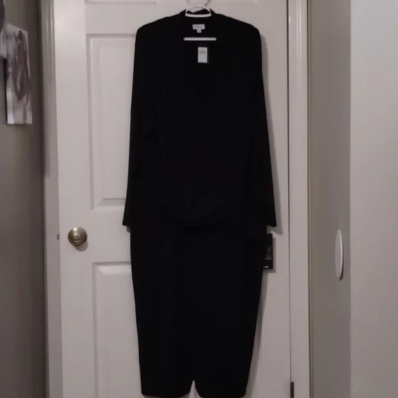 Dress - Picture 1 of 8